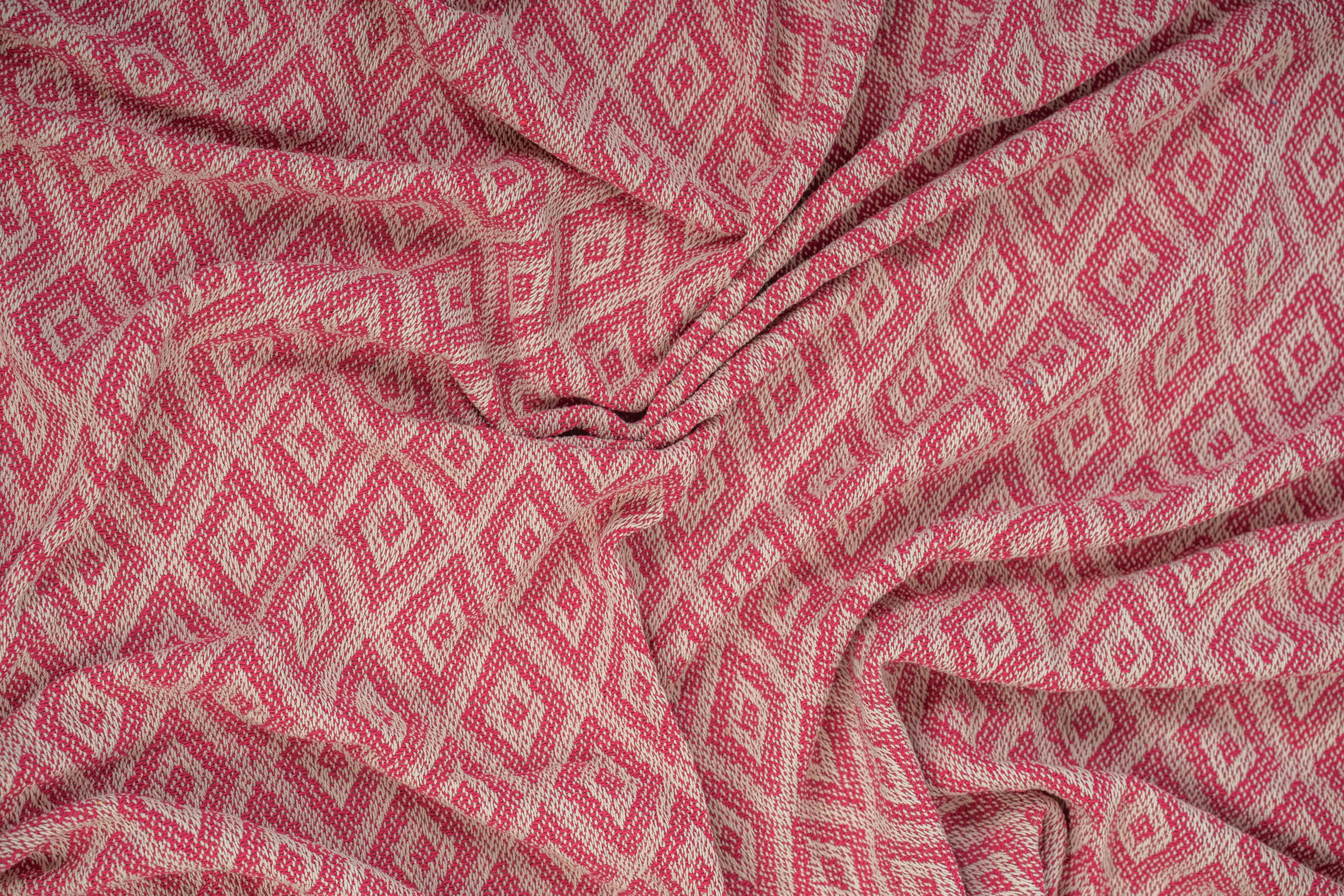 Diamond Cotton Handwoven Throw - Raspberry Red