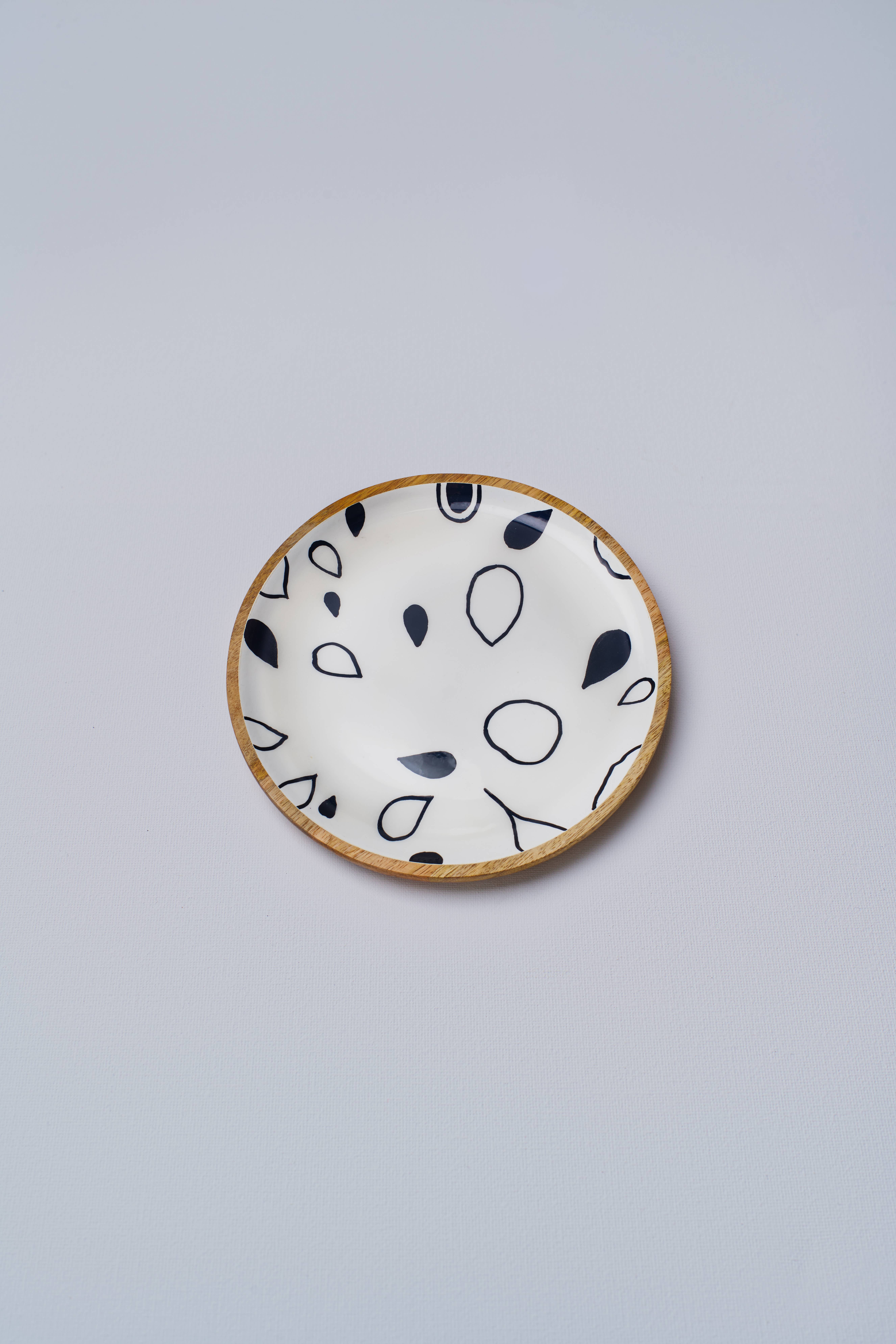 Monochrome Serving Plate with Enamel